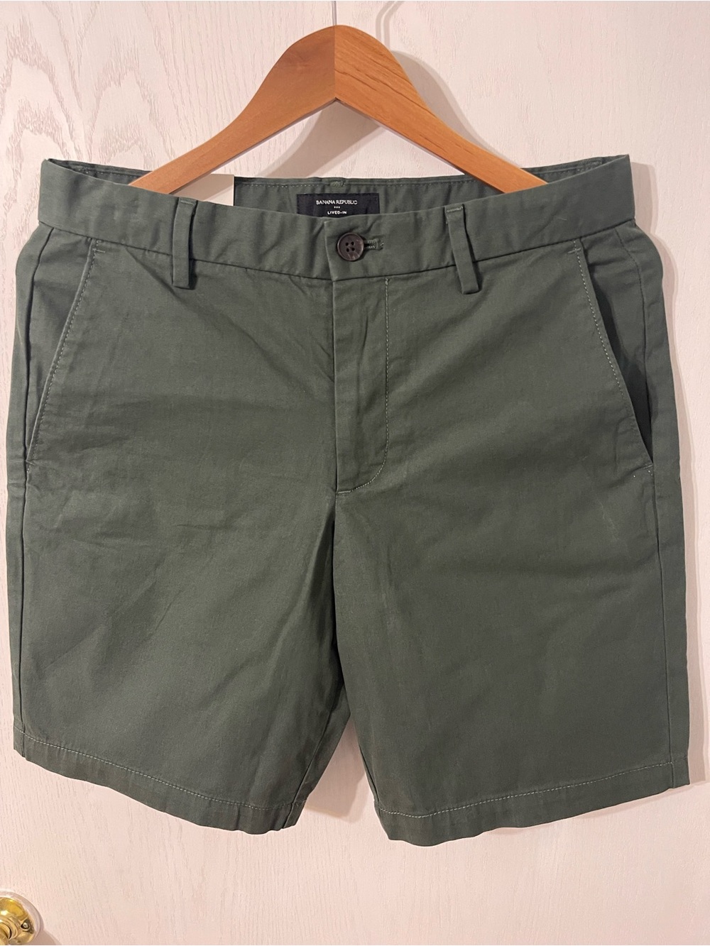 Banana Republic Men's Slim-Fit 9” Lived-In Chino Shorts